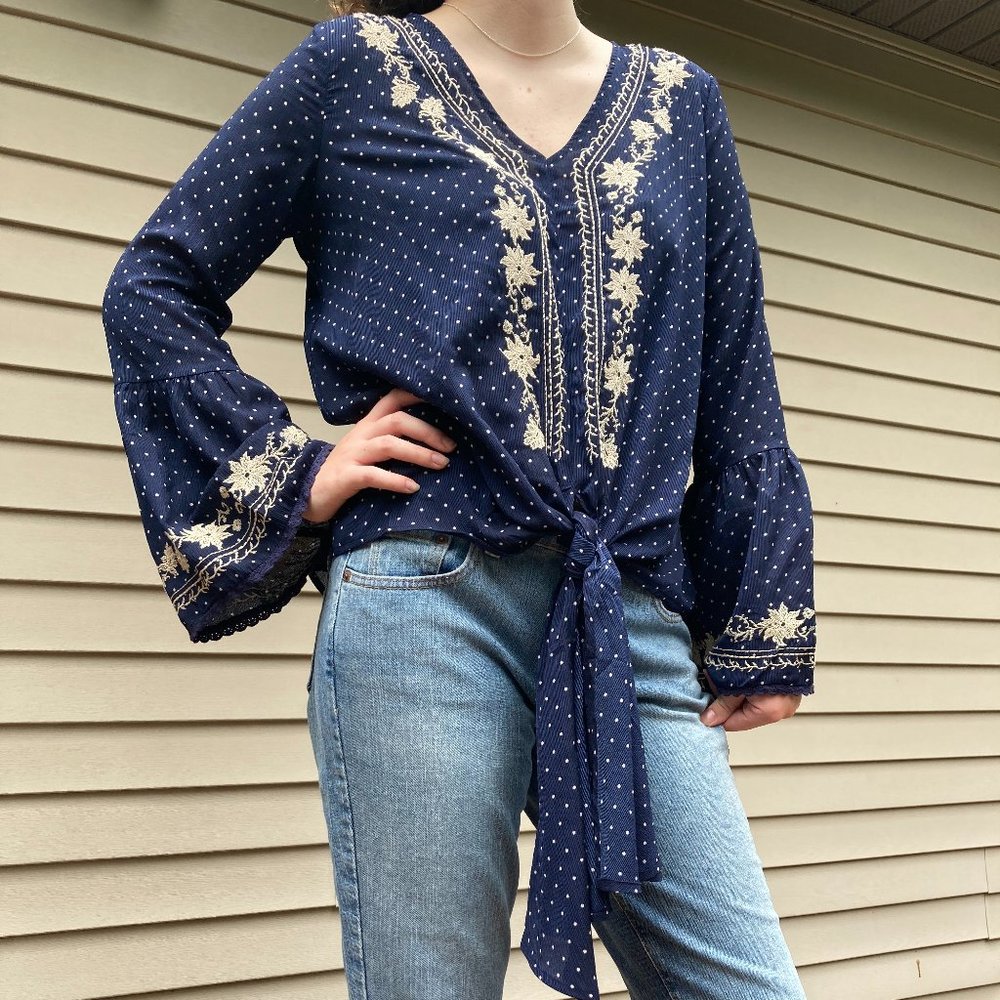 Retro Blu Pepper Bell Sleeve Embroidered Blouse